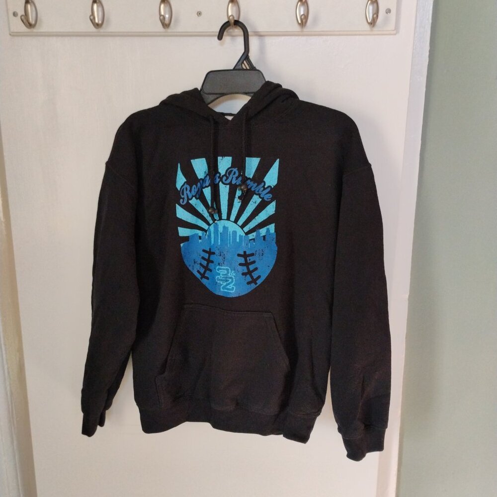 KC Royals Rumble Sweatshirt Womens Size Medium